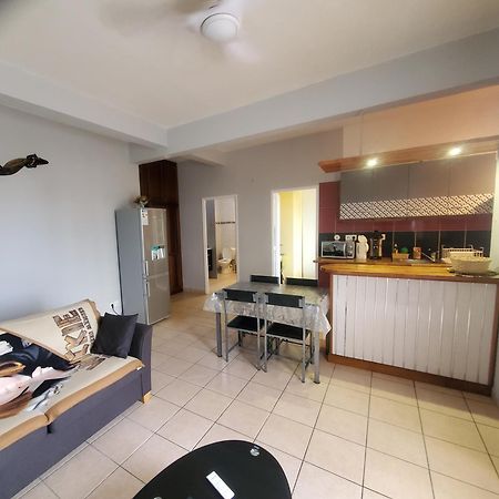 T2 Au Rez De Chaussee, Parking Prive Et Wifi Haut Debit Le Tampon Exteriör bild